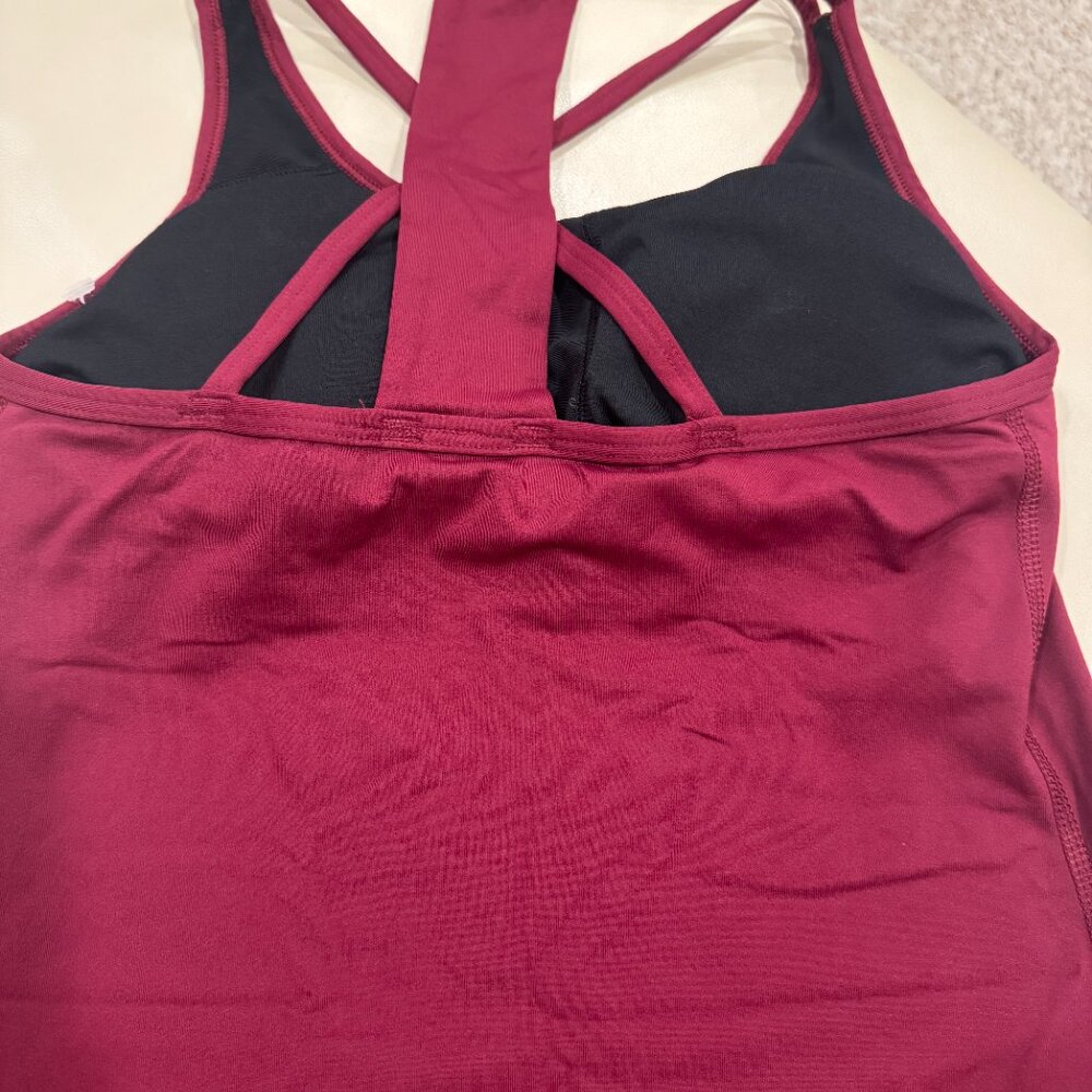 GapFit Razorback Tank - Picture 3 of 5
